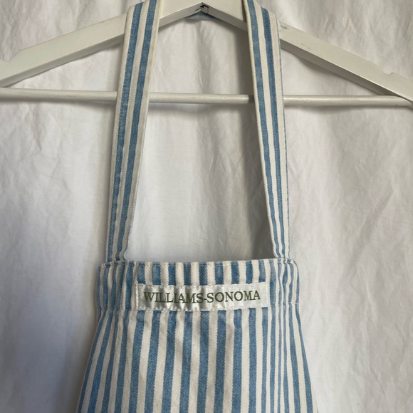Williams Sonoma Classic Blue and White Apron - Picture 11 of 11